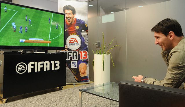 Messi jouer à FIFA 13